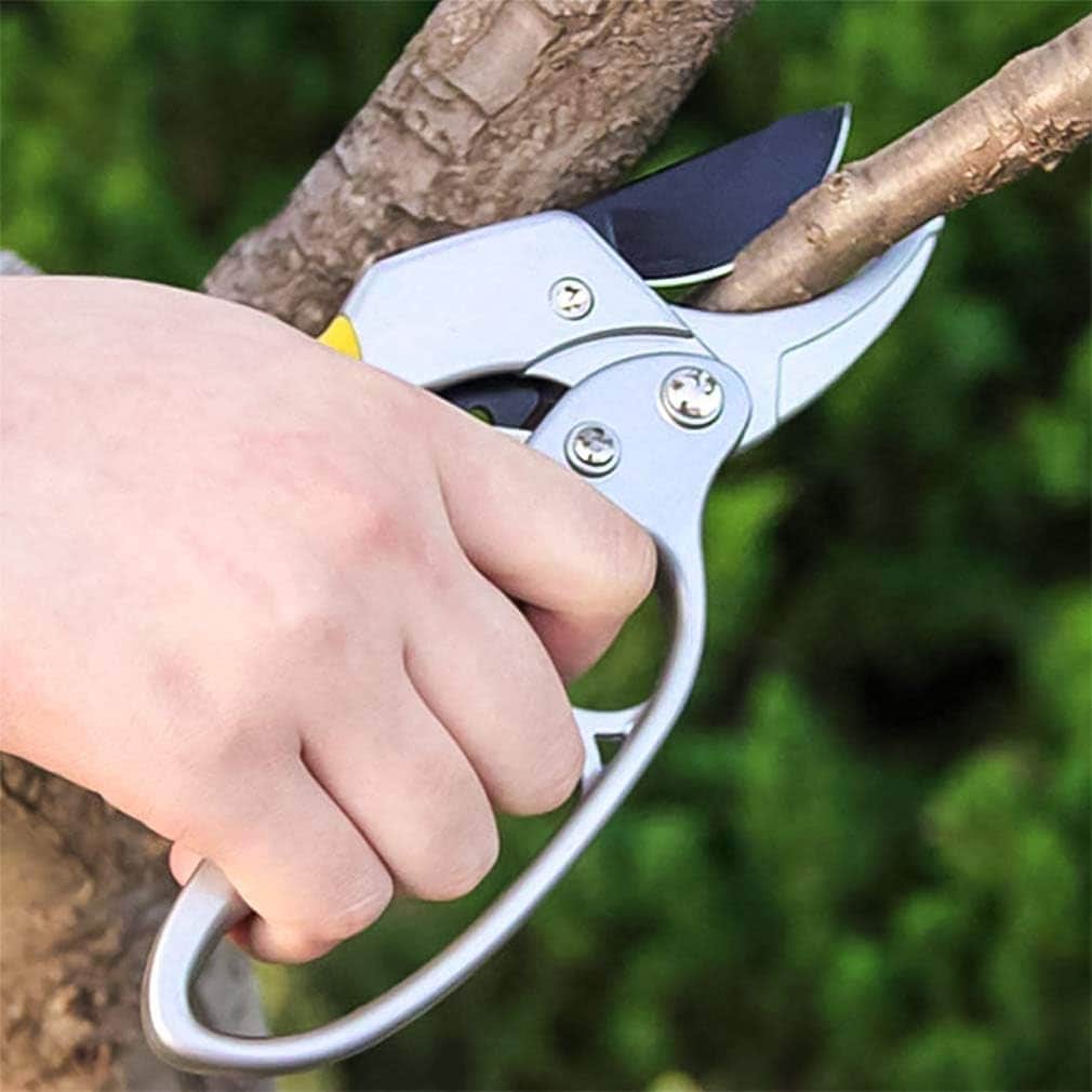 TitanTech™ Ratchet Pruning Shear